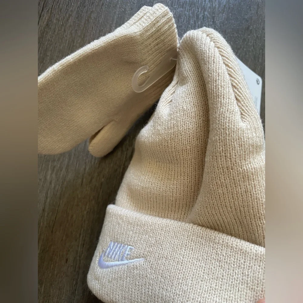 Nike Toddler Size 2T-4T Hat and Mittens 2 Piece Set Sanddrift Winter Fall NWT